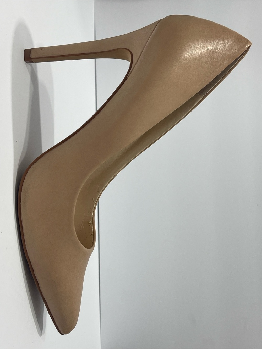 Vince Camuto Beige Pointed-Toe Leather Upper 4 inch Pumps Size 8 - Picture 12 of 13
